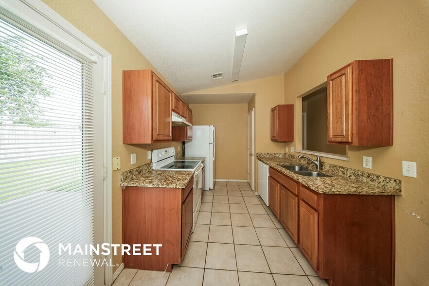 Building Photo - 2524 Waterleaf Dr