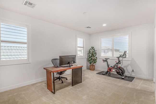 Building Photo - 9560 E Spiral Ave