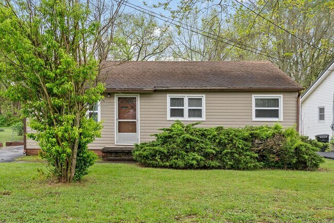 Building Photo - 2531 Thrush Dr