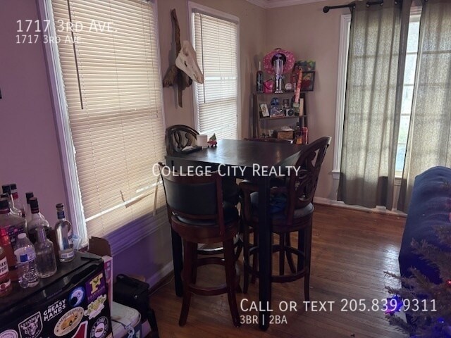 Building Photo - 1717 3rd Ave