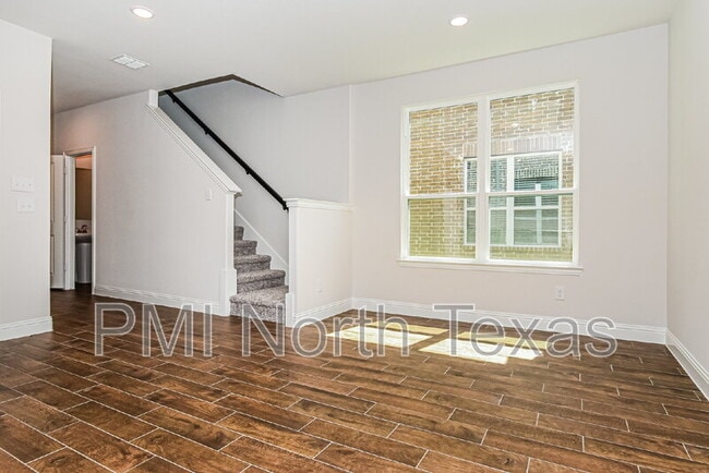 Building Photo - 907 Sicily Blvd