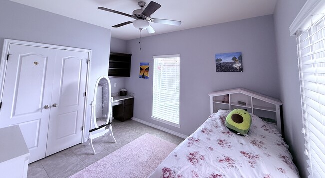 Building Photo - 6801 Truxton Dr