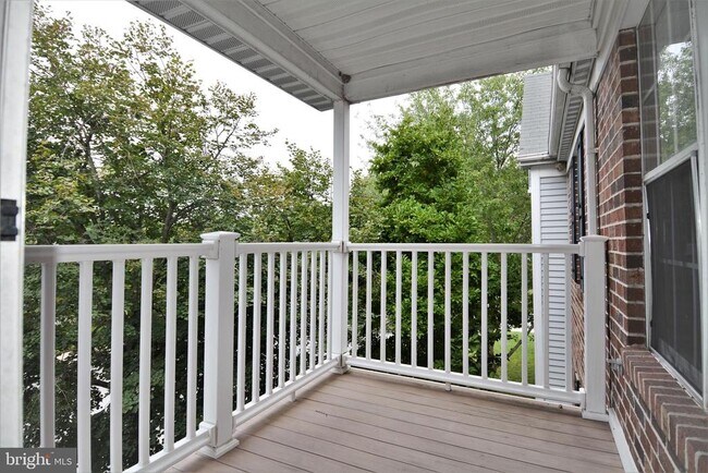 Building Photo - 1307 Clover Valley Way