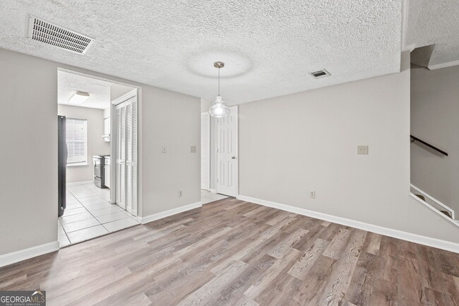 Building Photo - 5313 Waverly Trce