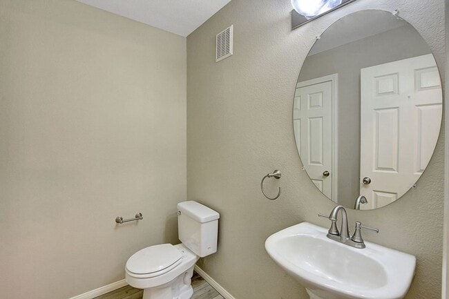 Building Photo - 716 Peachy Canyon Cir