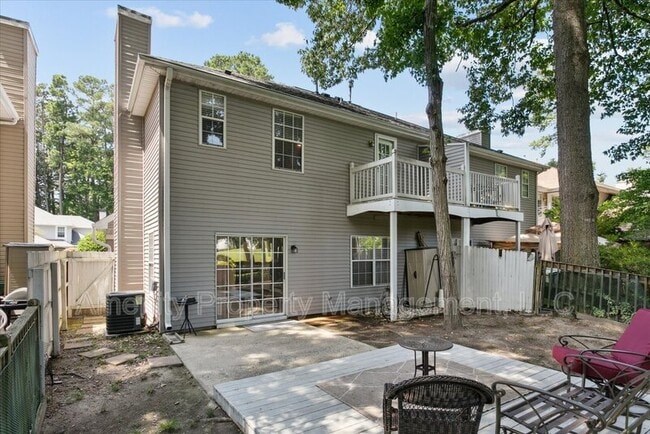 Building Photo - 1628 Willow Cv