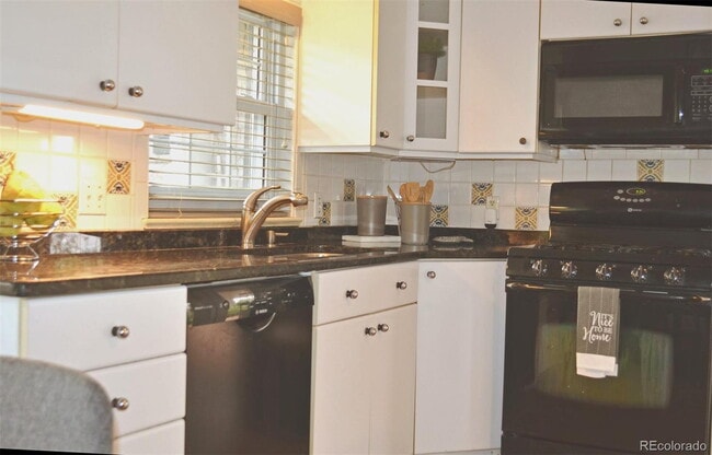 Building Photo - 4-Bedroom home in Ridgewood