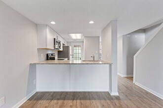 Building Photo - Master Suite with Balcony!!! Completely remodeled 2 level townhome close to the beaches of Surfside!