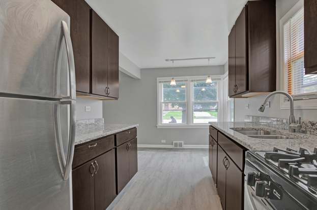 Building Photo - 8837 S Talman Ave