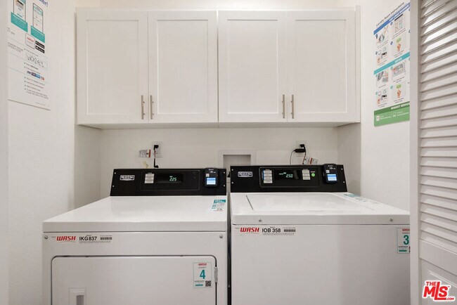 Building Photo - 1341 Mariposa Ave