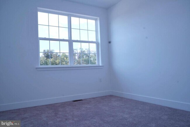 Building Photo - 105 Stoutsburg Blvd