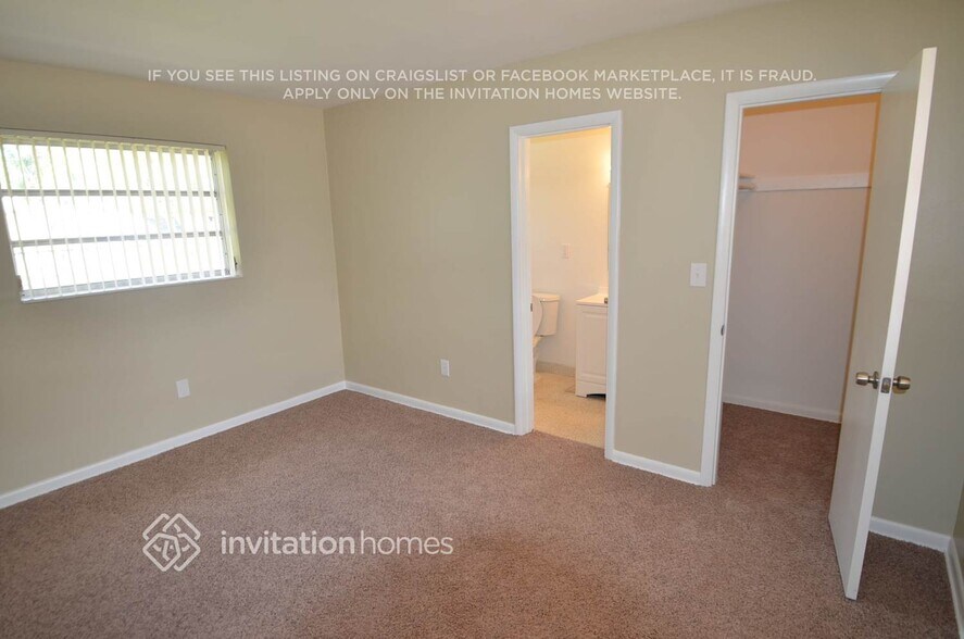 Building Photo - 18014 NW 78th Pl