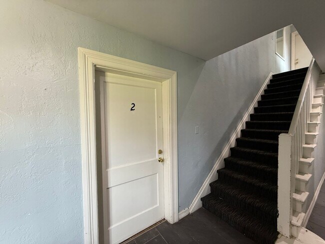 Building Photo - Historic Plaza District Apartment | Walkable Location & Classic Character