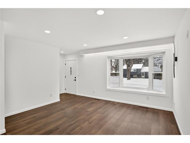 Building Photo - 110920 Oak Knoll Terrace S