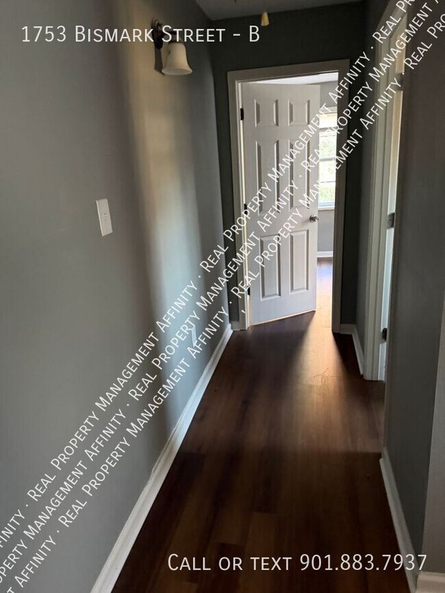 Building Photo - 1753 Bismark St