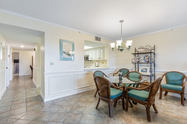 Building Photo - 970 Palm Ave