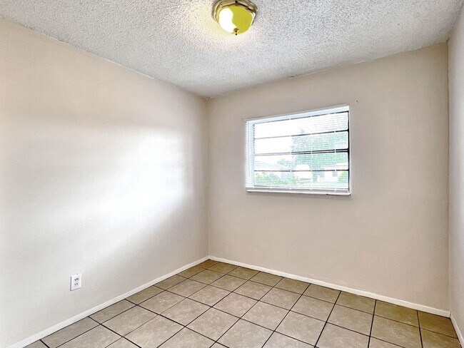 Building Photo - 120 3rd Jpv St