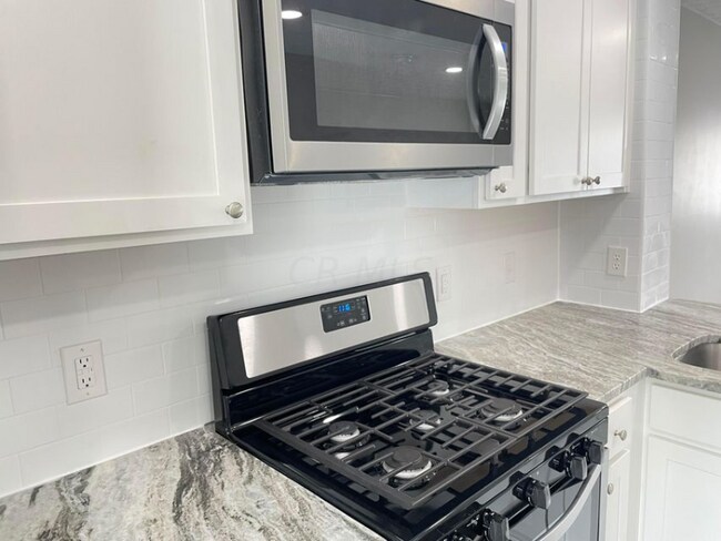 Building Photo - 6018 Brice Park Dr