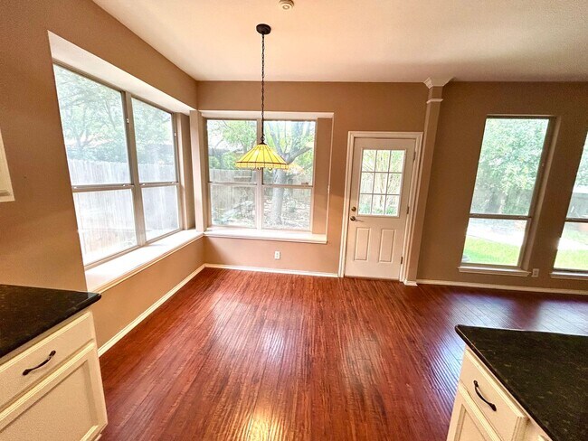 Building Photo - 8807 Brae Ridge Dr