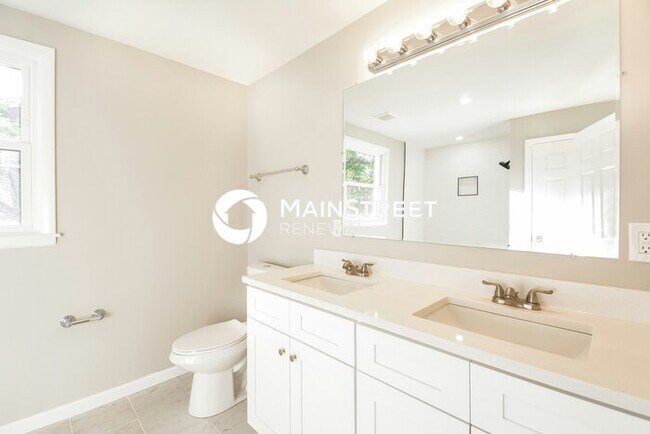 Building Photo - 4 Bedroom Pet-Friendly Home in NASHVILLE, ...