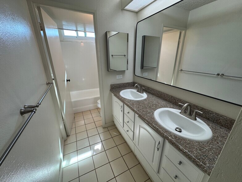 Building Photo - 98-410 Koauka Loop