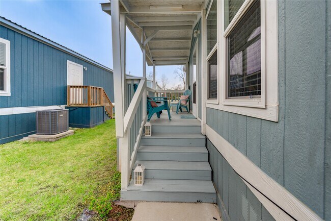 Building Photo - 17338 FM 1097