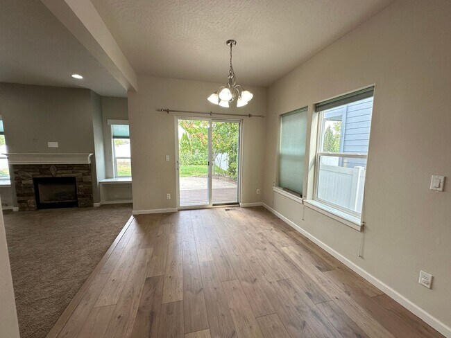 Building Photo - Cda Place Home