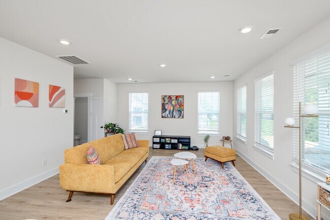 Building Photo - Stylish 3BR/2.5BA Craftsman Home with Loft...
