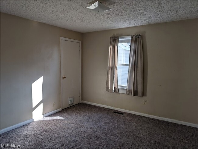 Building Photo - 56 Marion Ave