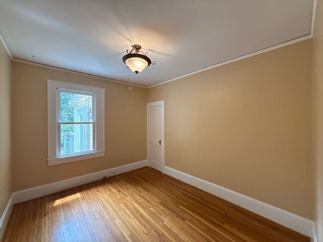 Building Photo - Elizabeth - T.R. Lawing Realty, Inc