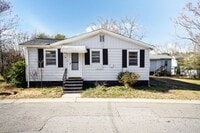 Building Photo - Cozy 3 Bedroom Downtown Apex Home