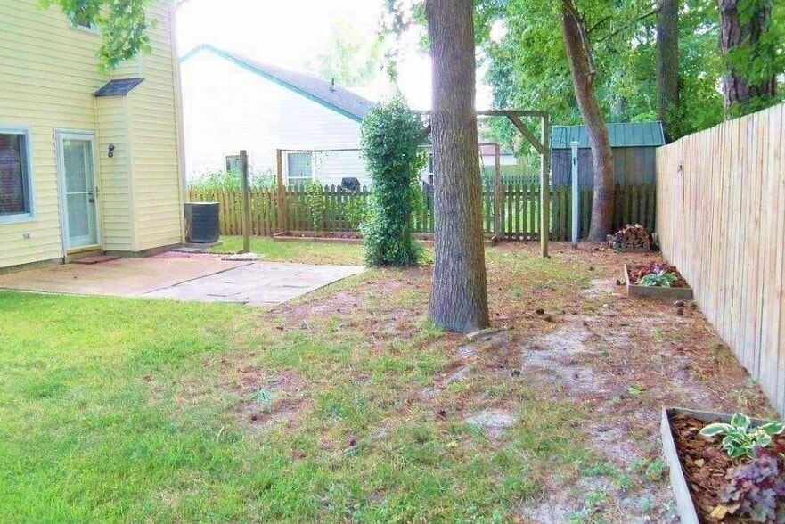 Building Photo - 4108 Starwood Arch