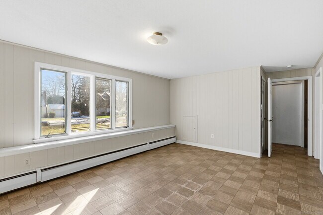 Building Photo - 8 Cherryfield Dr