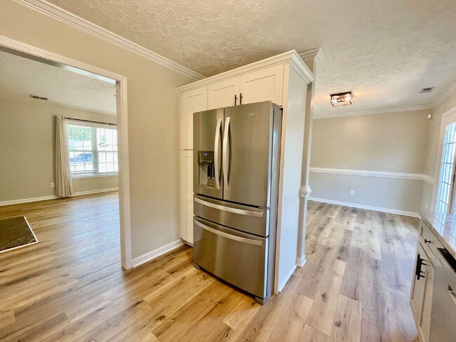 Building Photo - 3-Bed, 2-Bath Nest With Bonus Room In Faye...