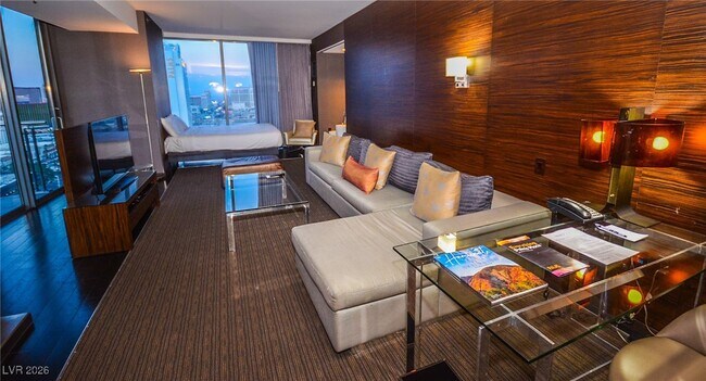 Building Photo - 4381 W Flamingo Rd