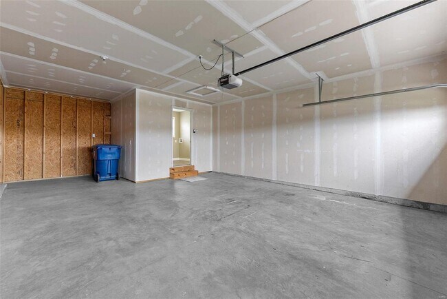 Building Photo - 101 Shadow Pointe Dr