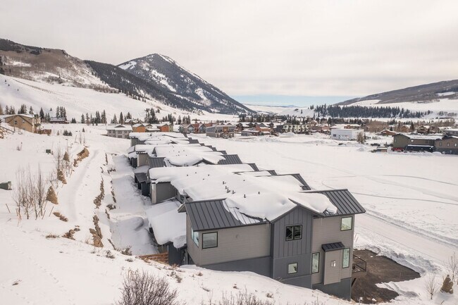 Building Photo - 85 Haverly St