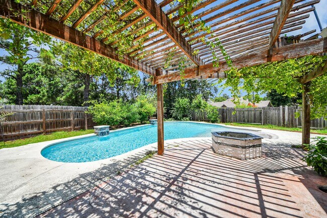 Building Photo - 20510 Pioneer Bend Ct