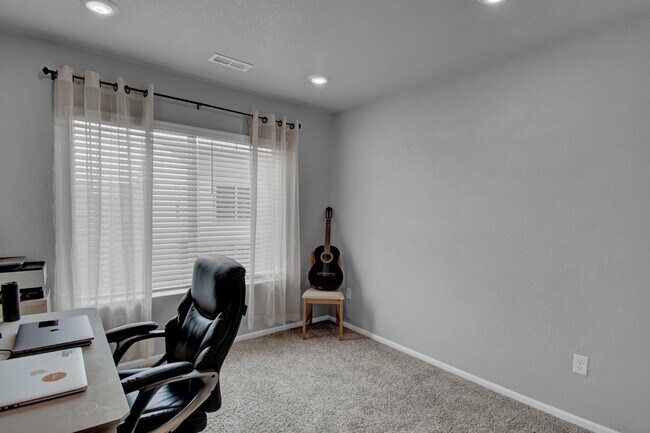 Building Photo - 12121 W 57th Dr