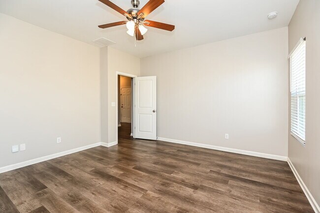 Building Photo - 34 Dalgety Crossing