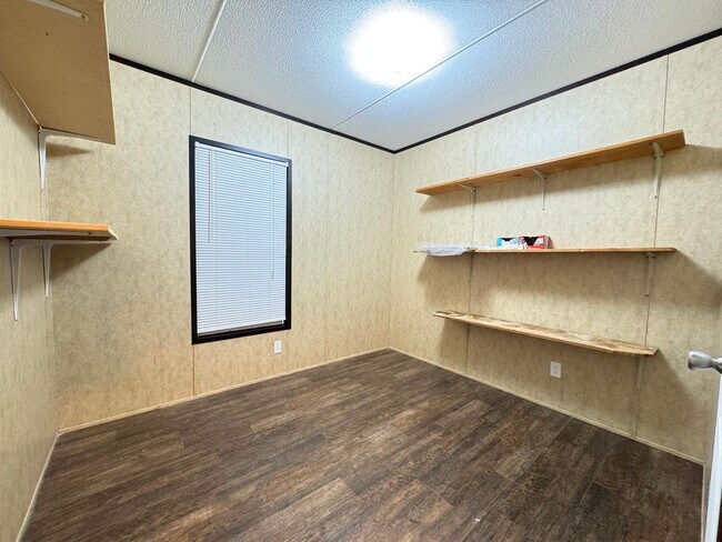 Building Photo - 3 Bed 2 Bath Mobile Home