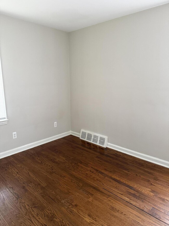 Building Photo - 20202 Washtenaw St