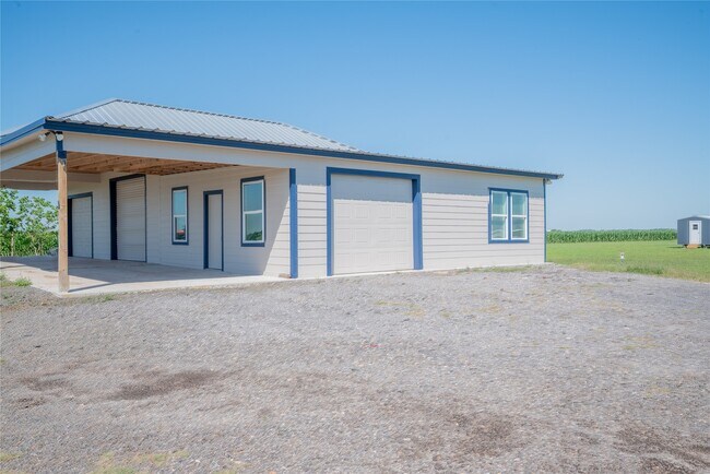 Building Photo - 1015 FM 960 Rd