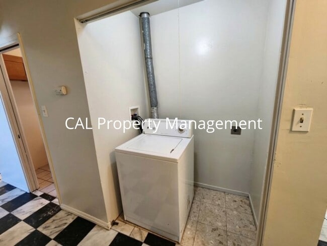 Building Photo - 1426 Amador Cir
