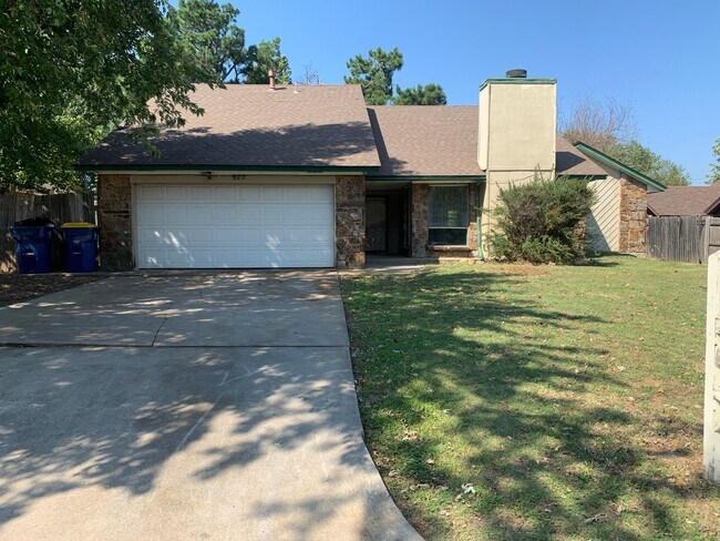 Building Photo - 5 Bedroom Choctaw!