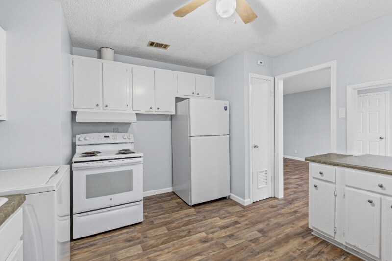 Building Photo - 4161 Rebecca Rd