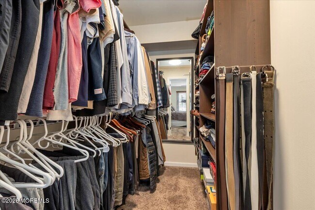 Building Photo - 114 Wellington Pl