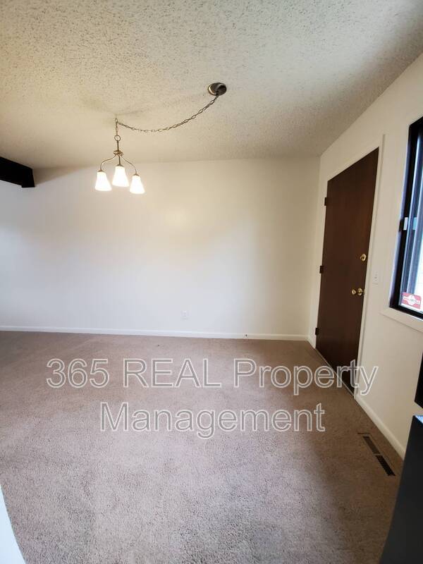 Building Photo - 2141 28th Ave Ct