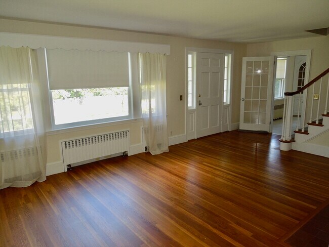 Building Photo - 2 Briarwood Ct