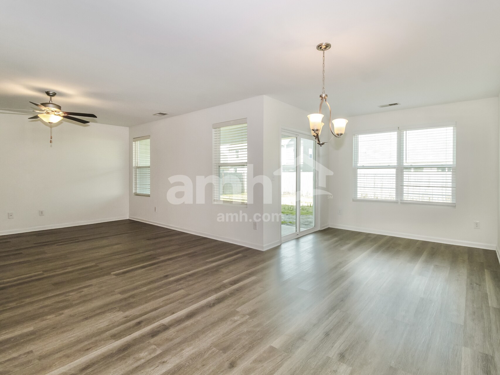 Building Photo - 7117 Spaniel Ct